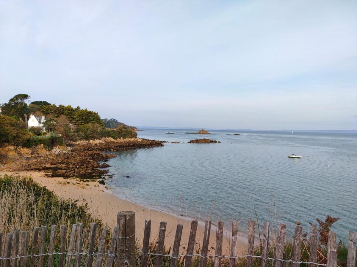 Maison de pêcheur Port de plaisance Tréboul Douarnenez Extérieur photo